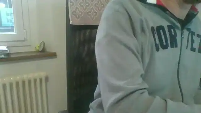 Snapshot of Kawayleo chatting on 10/27/25, 12:09 Kawayleo online show from 10/27/25, 12:09