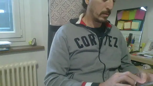 Snapshot of Kawayleo chatting on 10/31/25, 09:54 Kawayleo online show from 10/31/25, 09:54