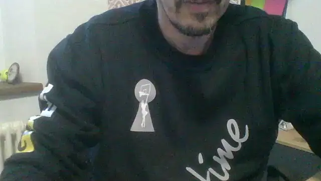 Snapshot of Kawayleo chatting on 11/05/25, 02:50 Kawayleo online show from 11/05/25, 02:50