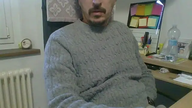 Snapshot of Kawayleo chatting on 11/19/25, 01:00 Kawayleo online show from 11/19/25, 01:00