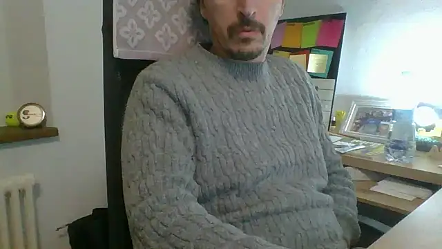 Snapshot of Kawayleo chatting on 11/22/25, 11:37 Kawayleo online show from 11/22/25, 11:37