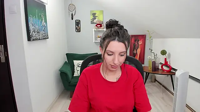Snapshot of BettyJamess chatting on 10/15/25, 05:35 BettyJamess online show from 10/15/25, 05:35