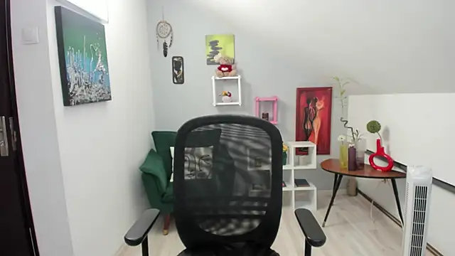 BettyJamess online show from 10/17/25, 07:27