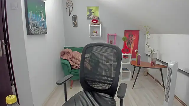 BettyJamess online show from 10/21/25, 07:03