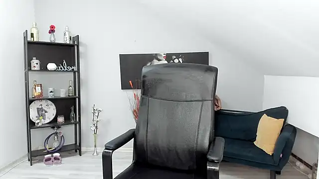 BettyJamess online show from 11/26/25, 05:52