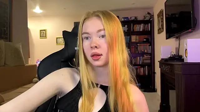 RaguelNicksons online show from 11/07/25, 04:12