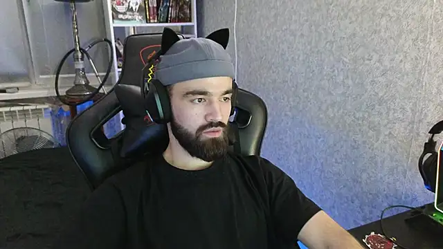 Nik Namee online show from 10/30/25, 01:40