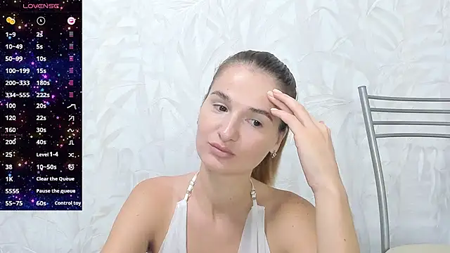 Snapshot of Chrissie_Ruby chatting on 10/20/25, 02:45 Chrissie Ruby online show from 10/20/25, 02:45