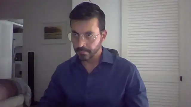 Snapshot of DrDreAu chatting on 10/31/25, 03:51 DrDreAu online show from 10/31/25, 03:51