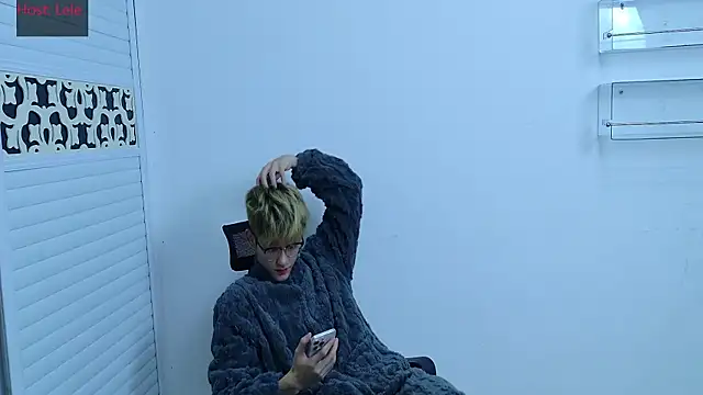 sexyboy-lele online show from 10/14/25, 12:28