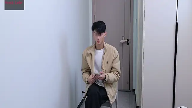 sexyboy-lele online show from 11/18/25, 10:41