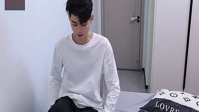 sexyboy-lele online show from 11/19/25, 10:48