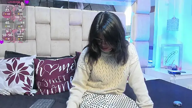 KimiAnal online show from 11/08/25, 01:11