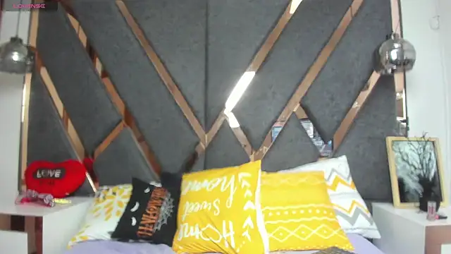 KimiAnal online show from 11/18/25, 02:54