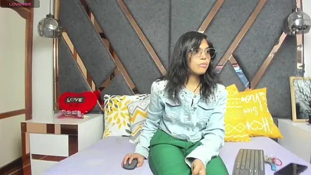 KimiAnal online show from 11/19/25, 01:33