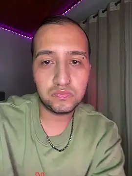 Snapshot of naugthydominic chatting on 10/10/25, 04:22 naugthydominic online show from 10/10/25, 04:22