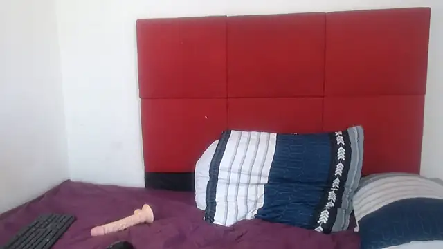 ZuriVixen online show from 11/21/25, 08:02