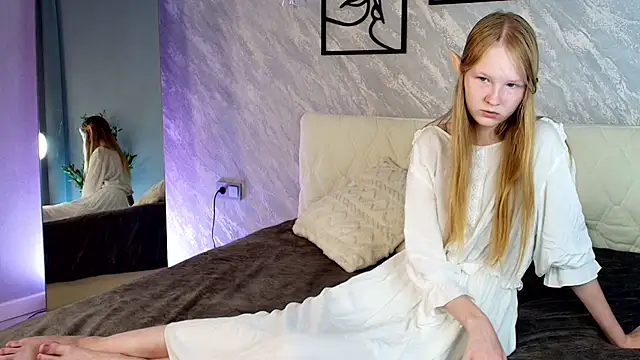 LiandraNelson online show from 10/12/25, 06:12