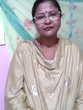Snapshot of naina5 chatting on 10/11/25, 12:04 naina5 online show from 10/11/25, 12:04