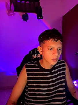 Snapshot of tylernova chatting on 10/17/25, 03:31 tylernova online show from 10/17/25, 03:31