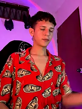 Snapshot of tylernova chatting on 11/01/25, 04:03 tylernova online show from 11/01/25, 04:03