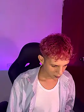 Snapshot of tylernova chatting on 11/15/25, 03:26 tylernova online show from 11/15/25, 03:26