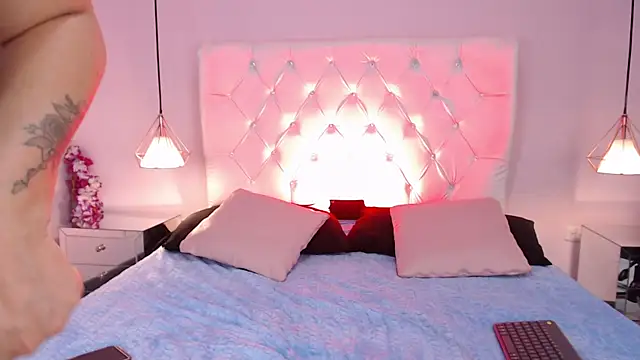 Snapshot of Bubbiecherry chatting on 10/22/25, 07:46 Bubbiecherry online show from 10/22/25, 07:46