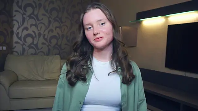 Snapshot of SunRinglein chatting on 10/18/25, 04:08 SunRinglein online show from 10/18/25, 04:08