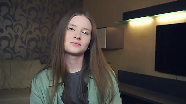 Snapshot of SunRinglein chatting on 10/19/25, 04:18 SunRinglein online show from 10/19/25, 04:18