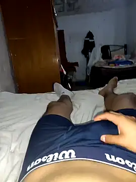 Snapshot of Latinokev chatting on 11/18/25, 07:40 Latinokev online show from 11/18/25, 07:40