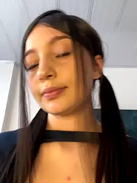   Lorelain   online show from 10/29/25, 07:59