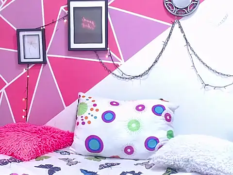 Snapshot of Tifany_Adams chatting on 10/24/25, 08:27 Tifany Adams online show from 10/24/25, 08:27