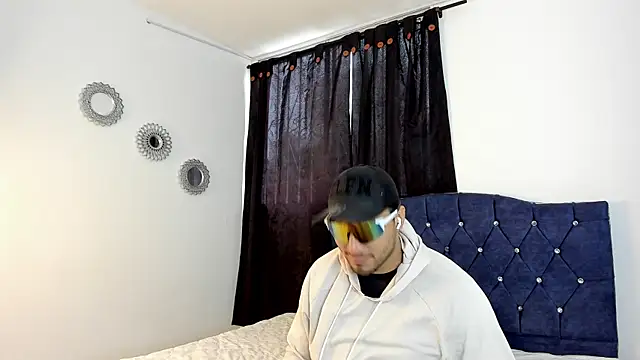 LoganRyder online show from 11/03/25, 12:06