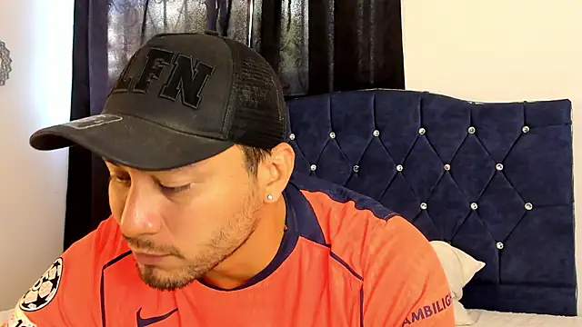 LoganRyder online show from 11/05/25, 12:16