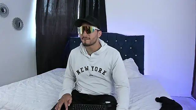 LoganRyder online show from 11/28/25, 12:30