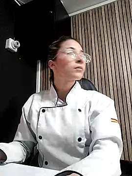 Sara Roades online show from 10/21/25, 01:34