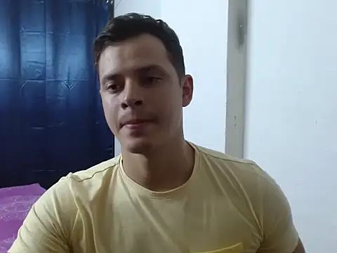 Snapshot of Alex_b28 chatting on 10/09/25, 01:03 Alex b28 online show from 10/09/25, 01:03