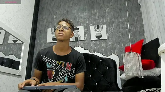 Snapshot of Yeps_pluss chatting on 10/13/25, 08:20 Yeps pluss online show from 10/13/25, 08:20