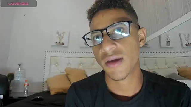 Snapshot of Yeps_pluss chatting on 11/12/25, 08:19 Yeps pluss online show from 11/12/25, 08:19