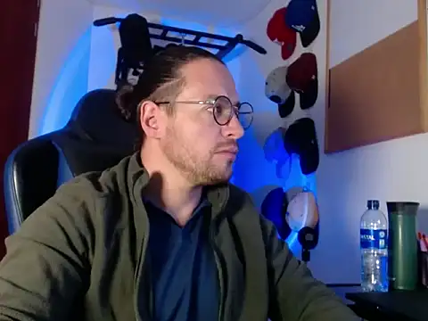 kurt xx online show from 11/11/25, 08:36