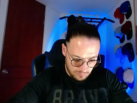 kurt xx online show from 11/18/25, 09:08