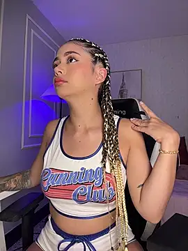 Snapshot of HoneyMollyX chatting on 11/23/25, 01:00 HoneyMollyX online show from 11/23/25, 01:00