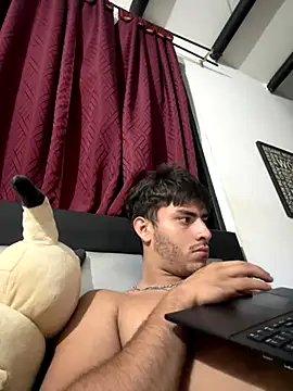 Juandmc1706 online show from 10/31/25, 04:24