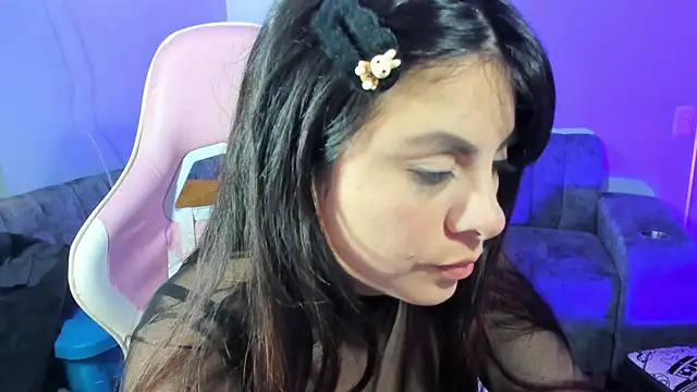 Angel a- online show from 10/31/25, 08:54