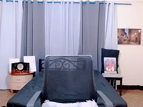 Snapshot of Alicia_Morei chatting on 10/16/25, 08:48 Alicia Morei online show from 10/16/25, 08:48