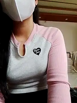Snapshot of Lovely_xxx chatting on 10/16/25, 03:40 Lovely xxx online show from 10/16/25, 03:40