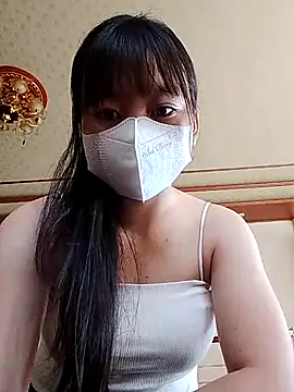 Snapshot of Lovely_xxx chatting on 10/17/25, 12:14 Lovely xxx online show from 10/17/25, 12:14