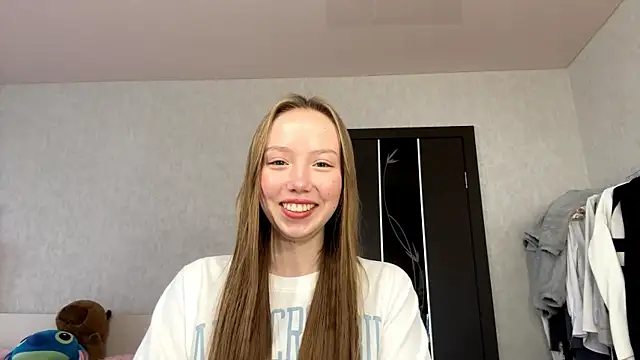 AntoniaMoravick online show from 10/21/25, 08:37