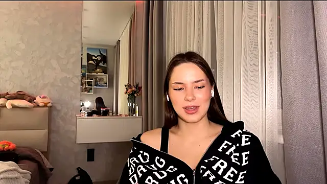 AlvinaMulloy online show from 12/02/25, 04:24