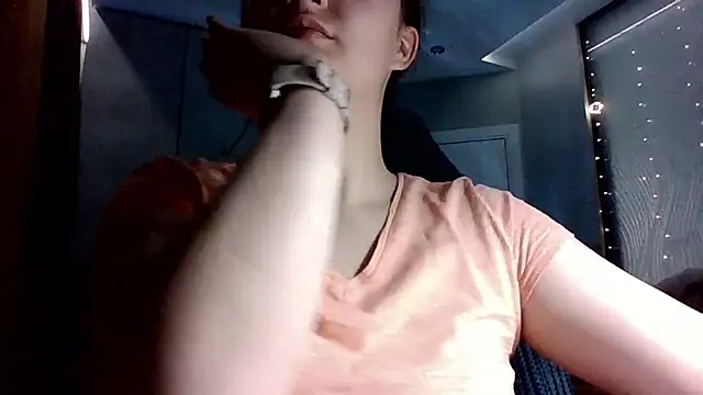 Snapshot of MoodieMira chatting on 11/06/25, 07:26 MoodieMira online show from 11/06/25, 07:26